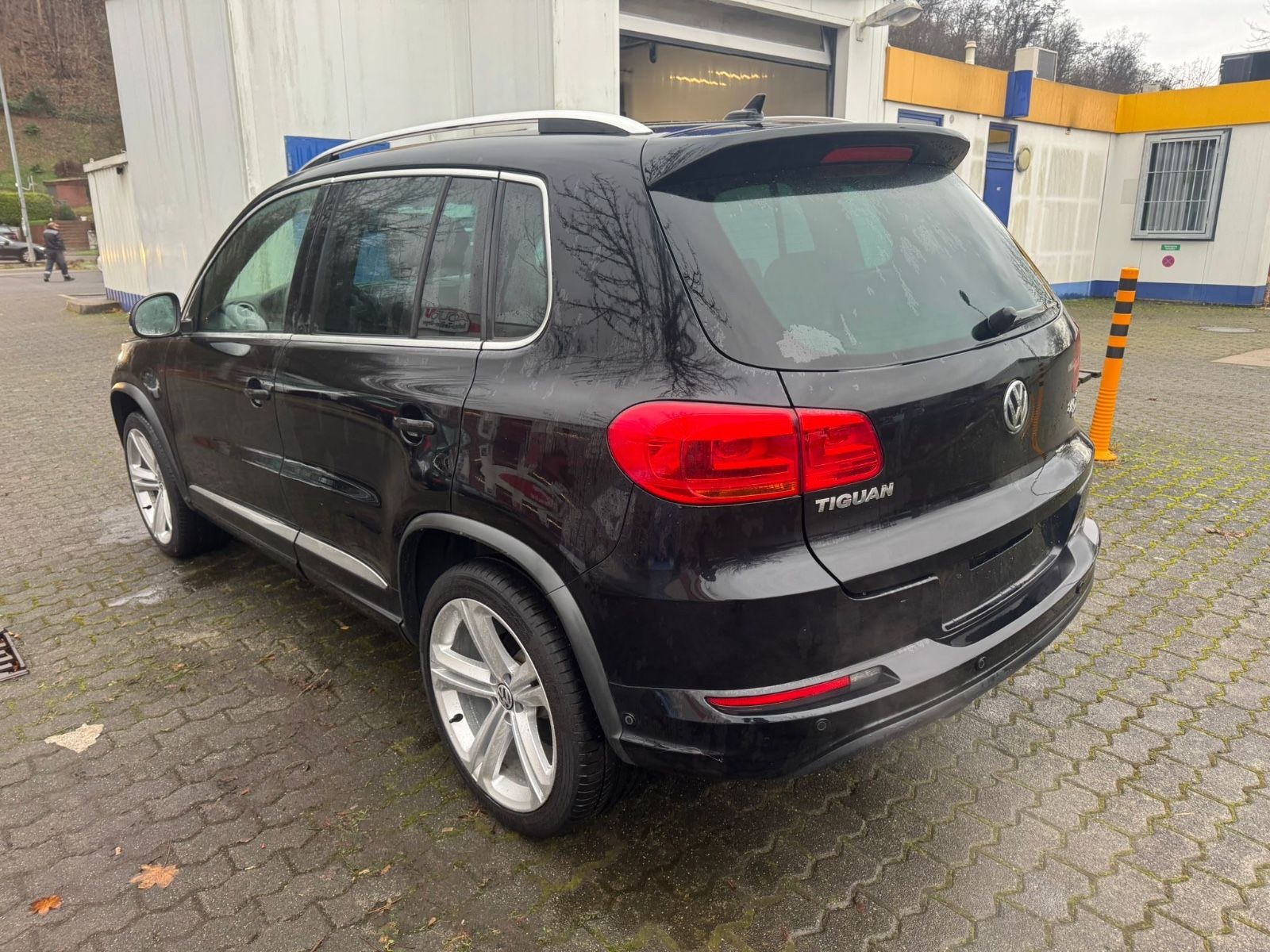 Fahrzeugabbildung Volkswagen Tiguan Sport & Style BMT R Line Navi+Panorama+Xe