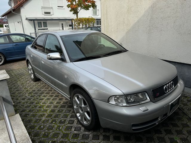 Audi S4 2.7 quattro - Limousine