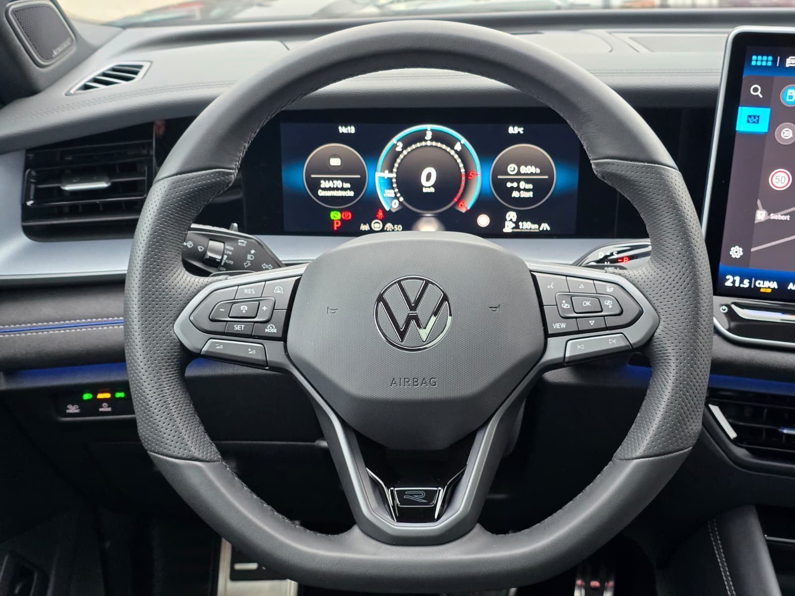 Fahrzeugabbildung Volkswagen Tayron 2.0 TDI 4M R-Line BLACK*7Si*MATRIX*PANO