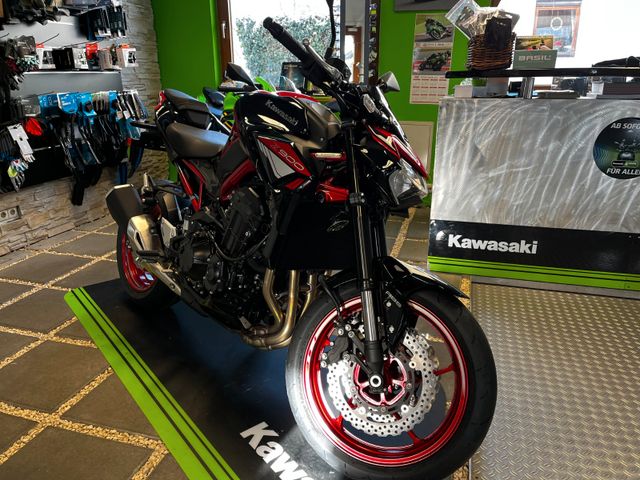 Kawasaki Z 900 Tageszulassung Rot / Schwarz