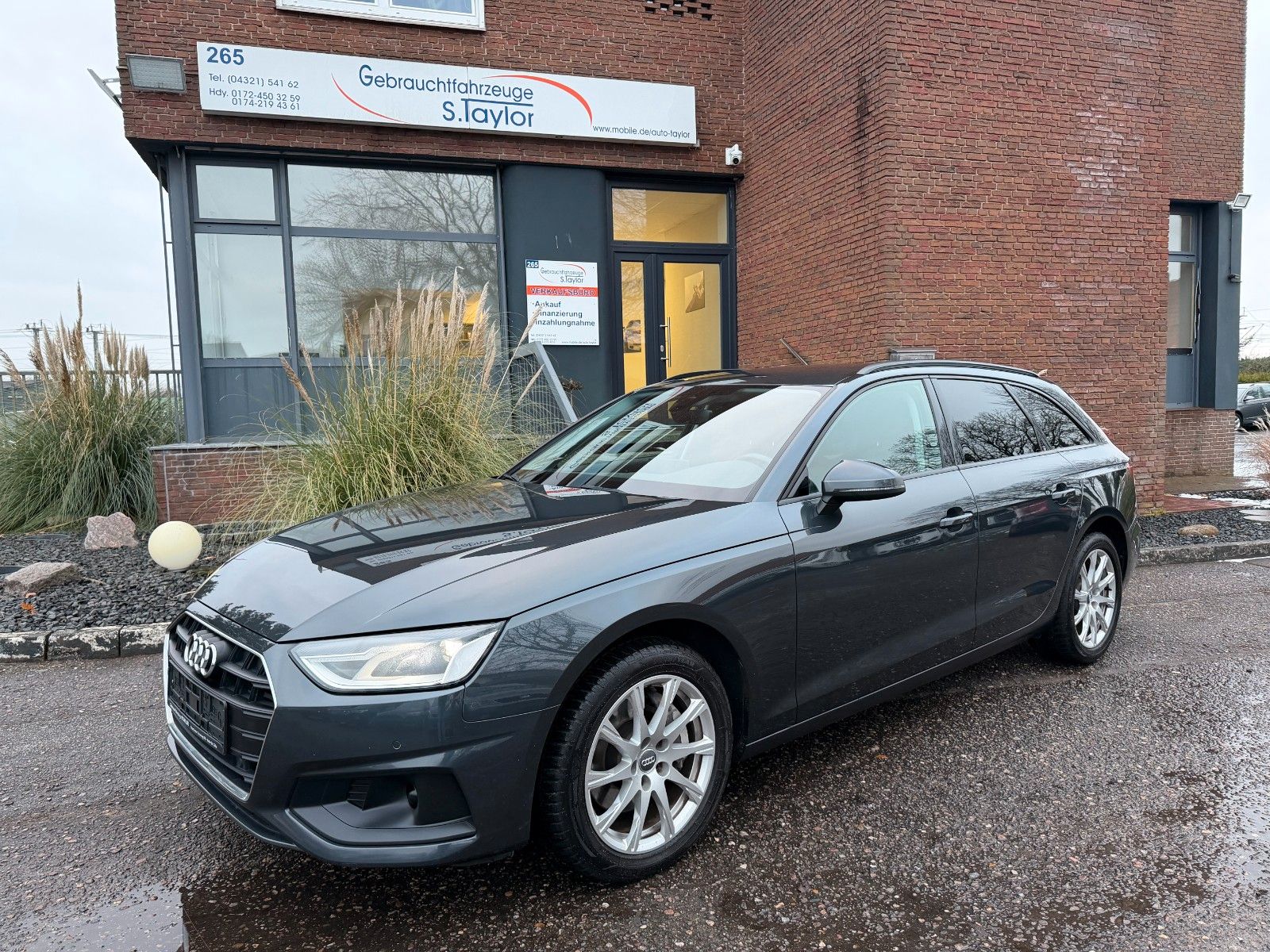 Audi A4 - 1