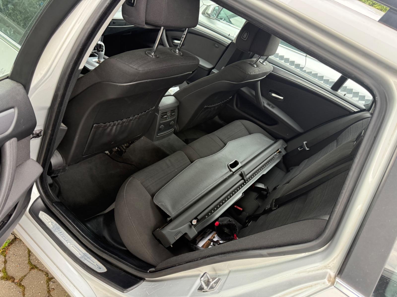 BMW 520 2010 — photo 21
