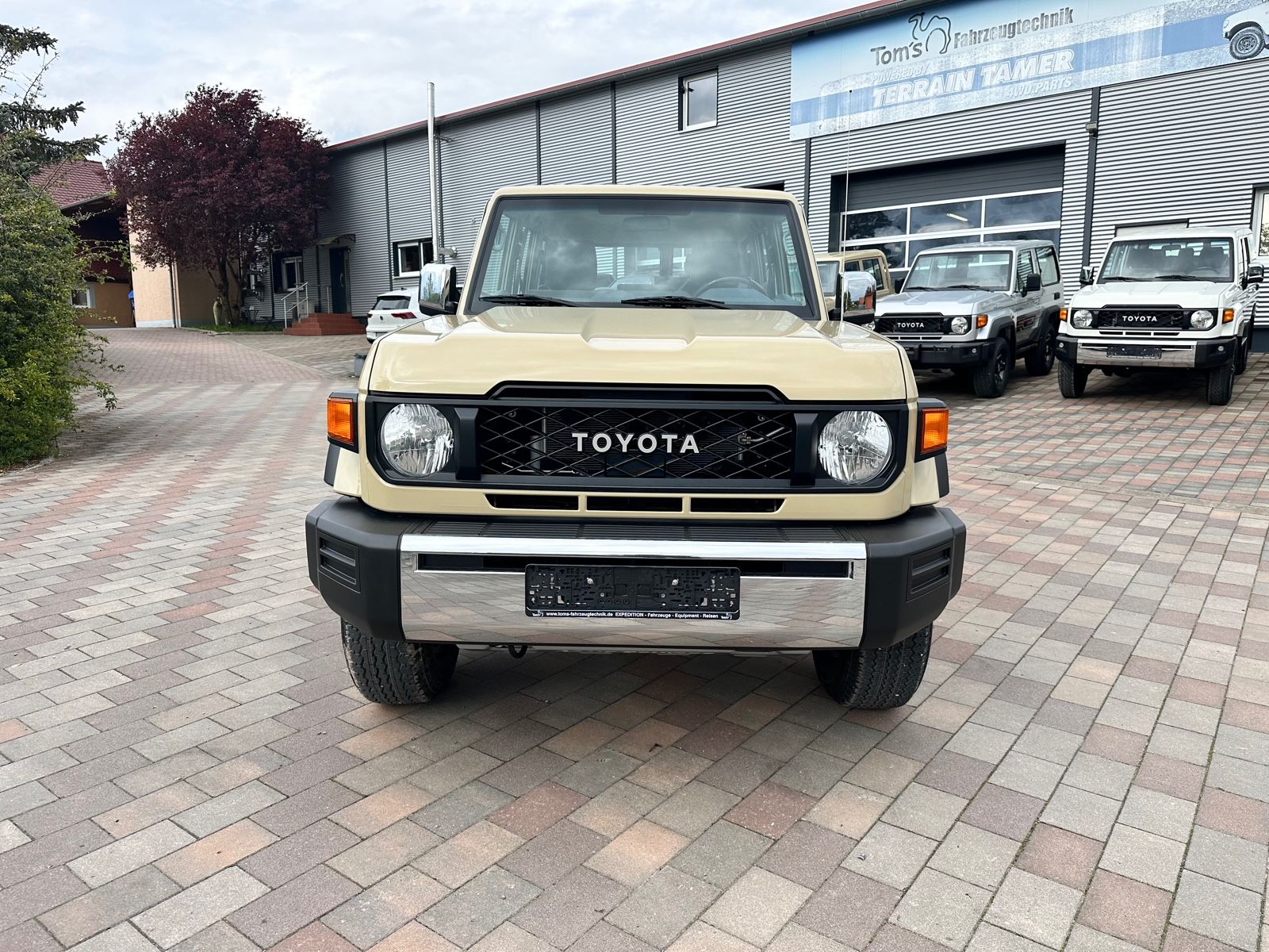 Toyota Land Cruiser GRJ 76 VX Facelift 2025 imagem 2