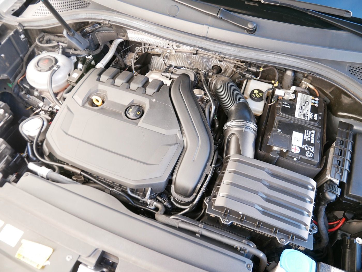 Fahrzeugabbildung Volkswagen Tiguan 1.5 United AHK DACH Standheiz Kamera LED