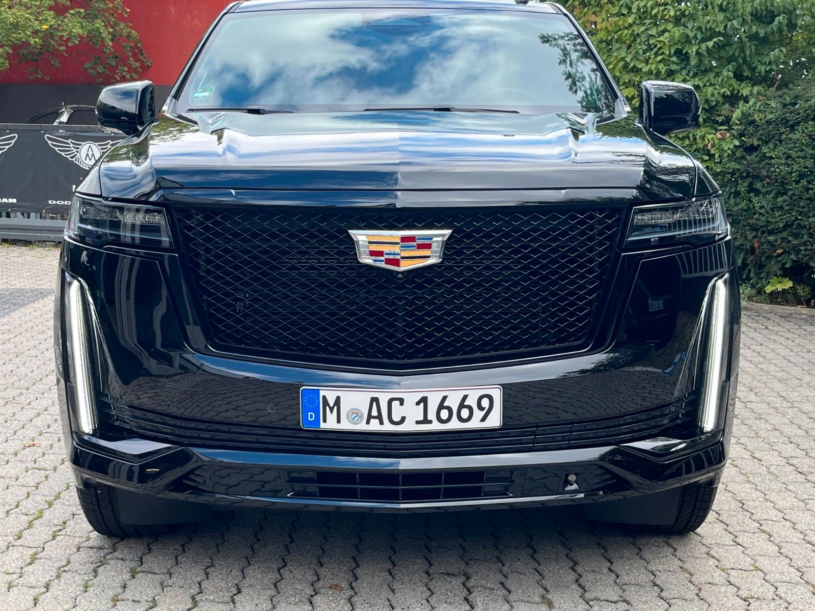Fahrzeugabbildung Cadillac Escalade Sport Platinum 6.2 V8  4x4