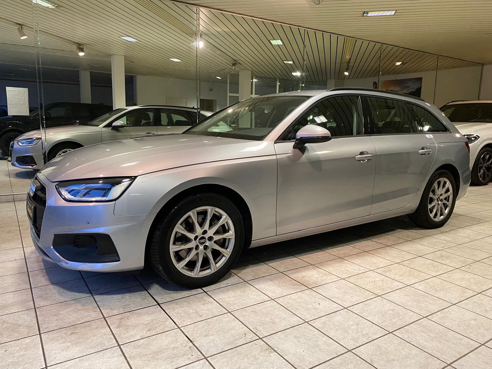 Audi A4 - 1