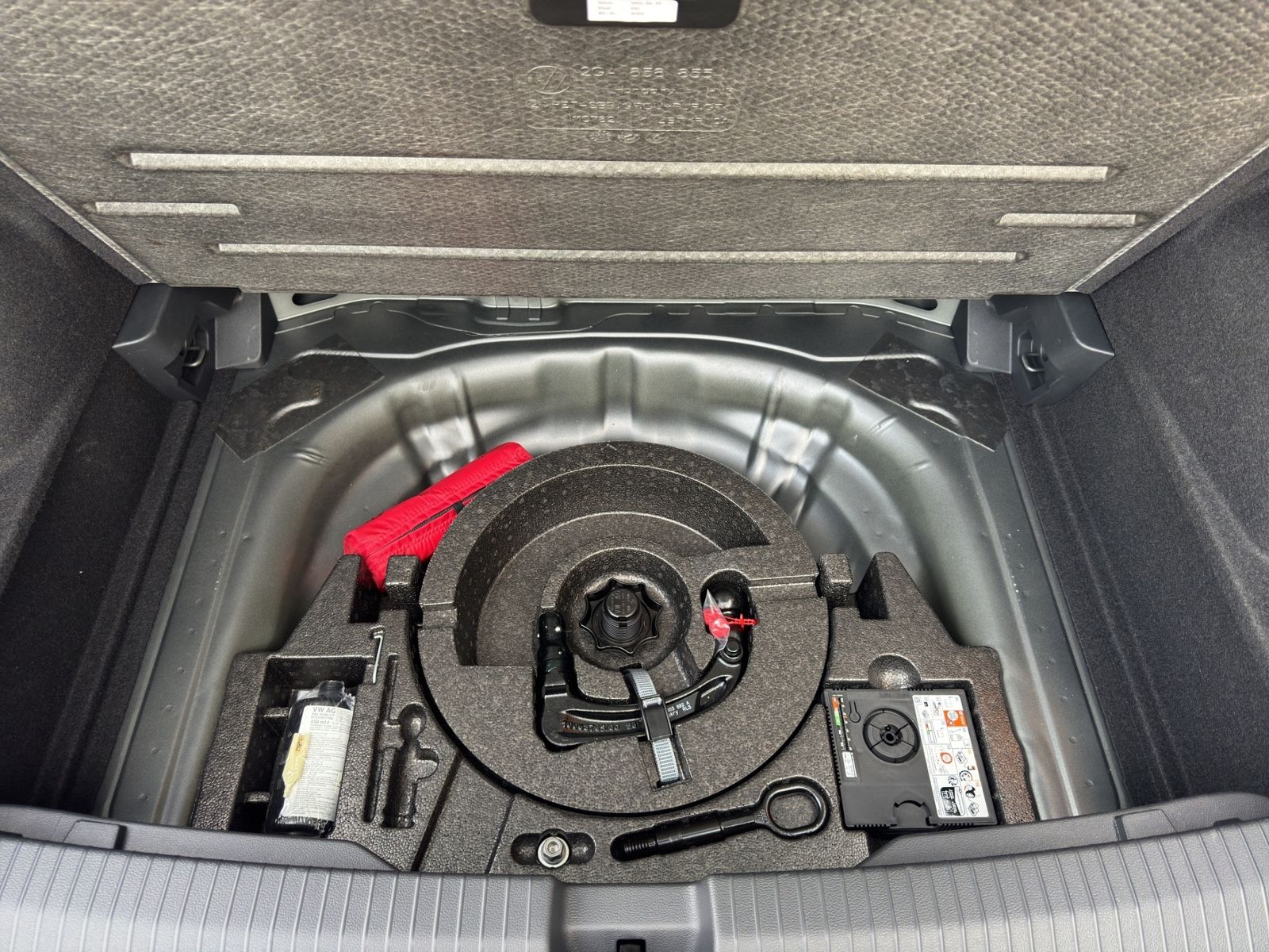 T-Roc 1.5 TSI DSG R-Line *AHK*IQ.LIGHT*NAVI*