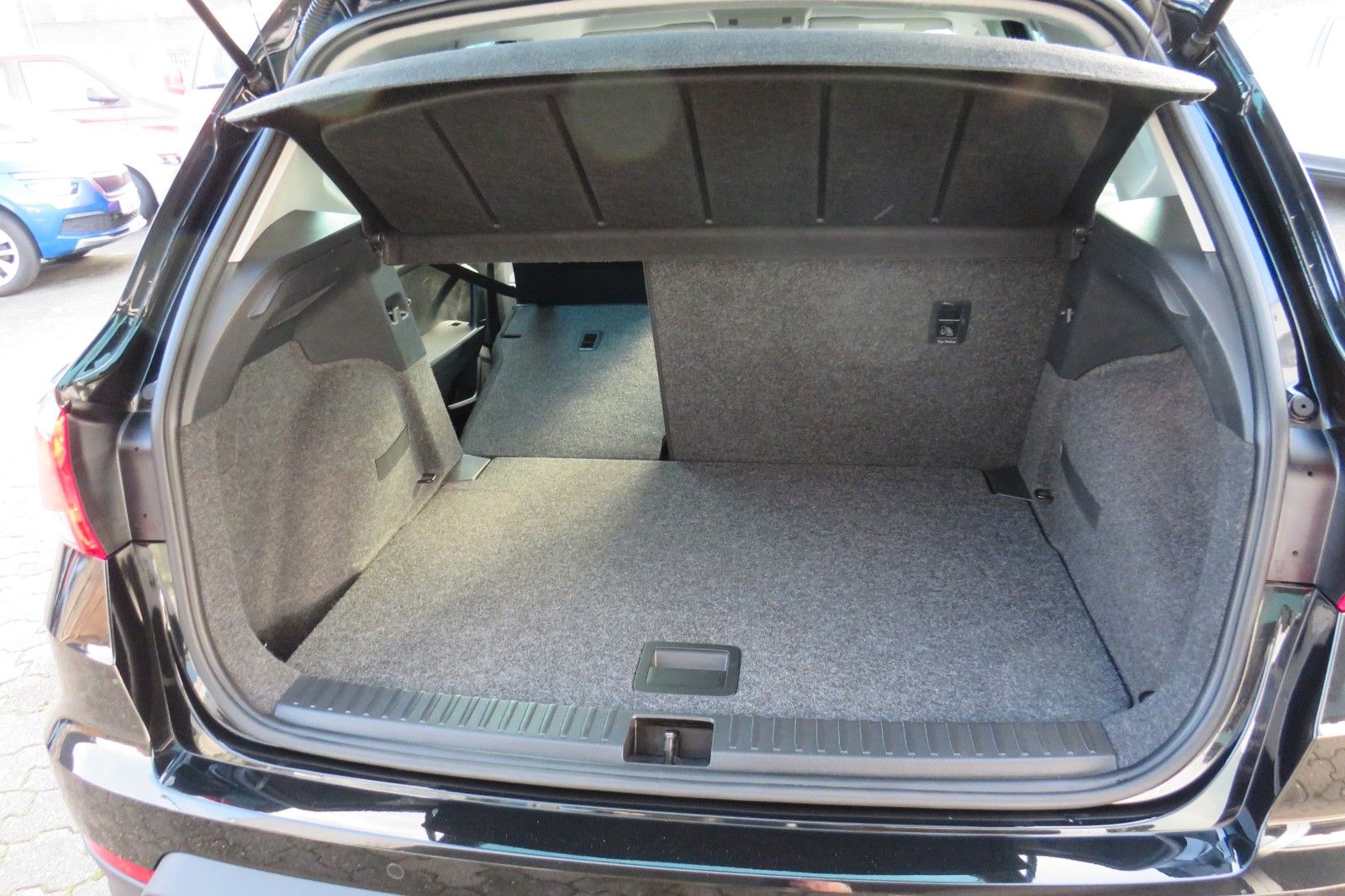Fahrzeugabbildung SEAT Arona Style DSG FULL-LINK SITZH KAMERA GJ ACC 1H