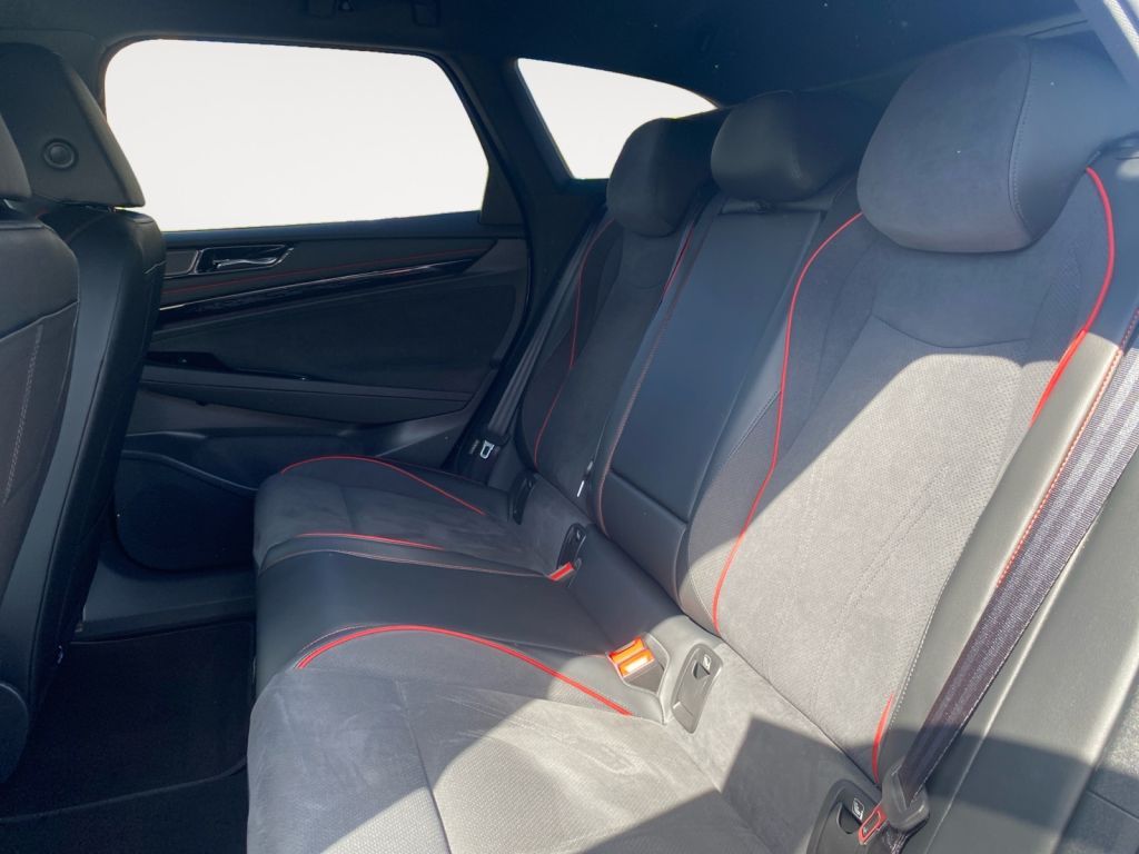 Fahrzeugabbildung Volkswagen ID.7 Tourer 4Motion GTX AHZV DCC Voll