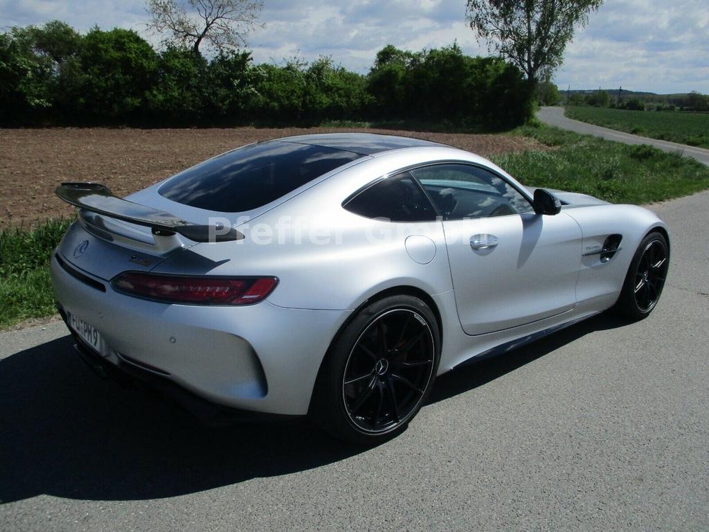 Mercedes-Benz AMG GT R