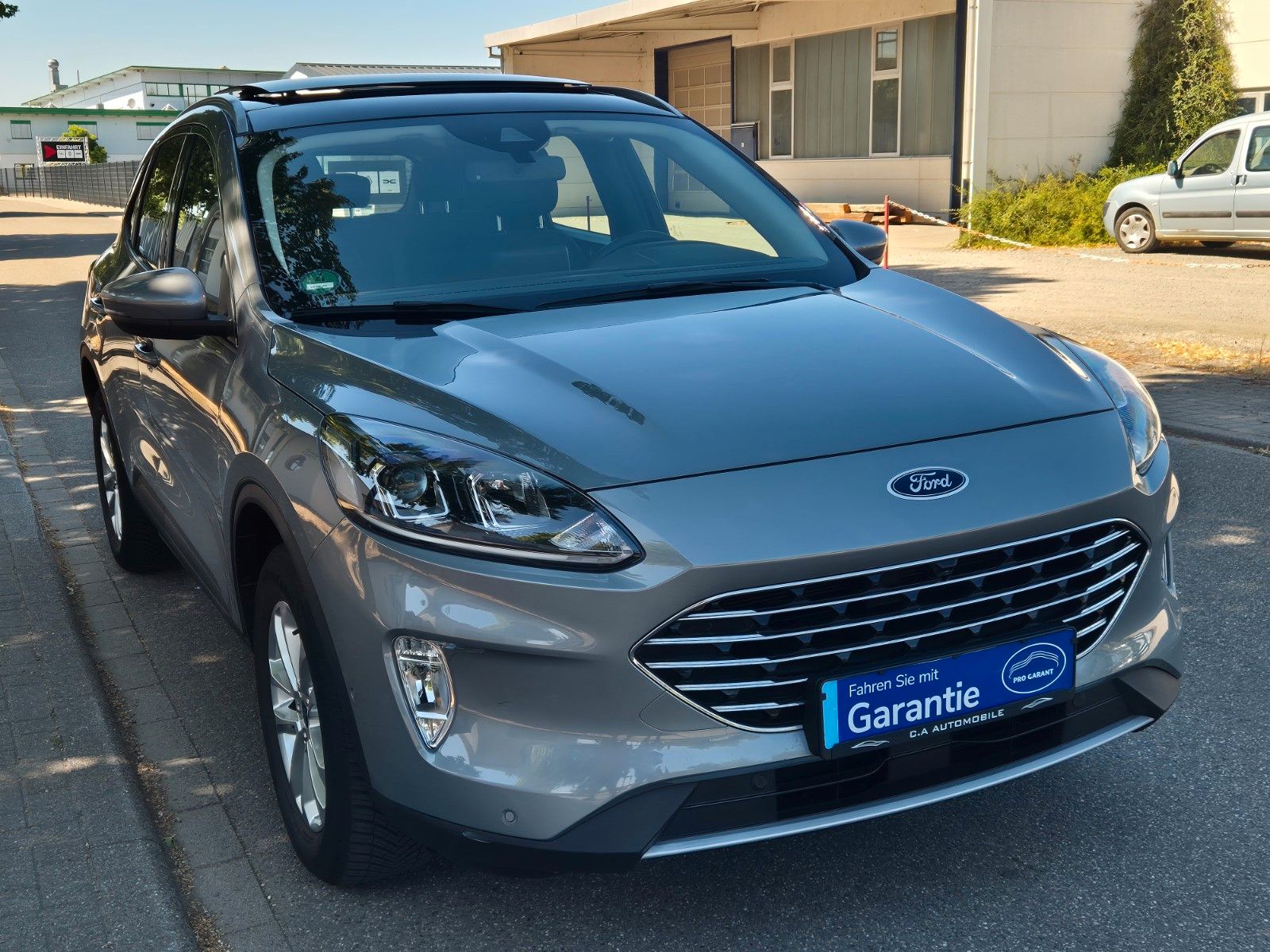Ford Kuga Plug-In Hybrid Titanium/ Panorama/SHZ/Kamer imagem 3