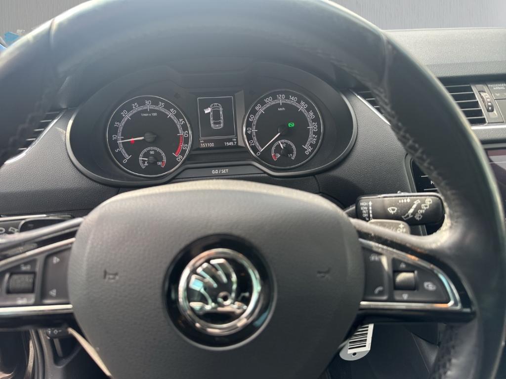 Skoda Octavia Combi III 2.0 TDI DSG AHK ACC LED SHZ Na