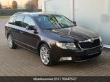 Skoda Superb Combi Elegance/AUTOMATIK/AAHK/NAVI/SITZH/ - Skoda Superb: Combi Elegance