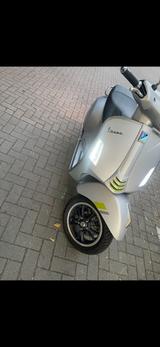 Vespa GTS SuperTech 125ccm - VESPA 125CCM