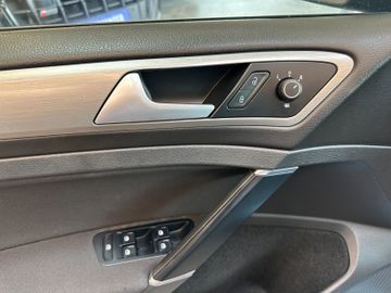 MYAUTOCENTER – Gebraucht- und Jahreswagen mit Werkstattservice in Pfaffenhofen Volkswagen Golf VII Variant Comfortline BlueMotion