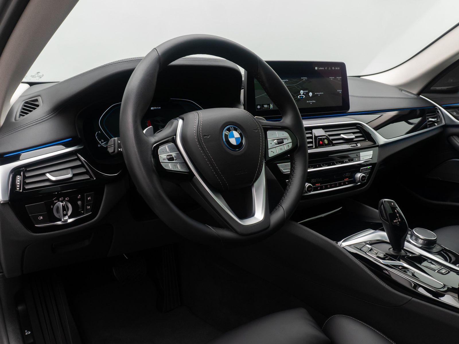 Fahrzeugabbildung BMW 530e xD Luxury Line ACC Kamera DAB H/K HUD Sport