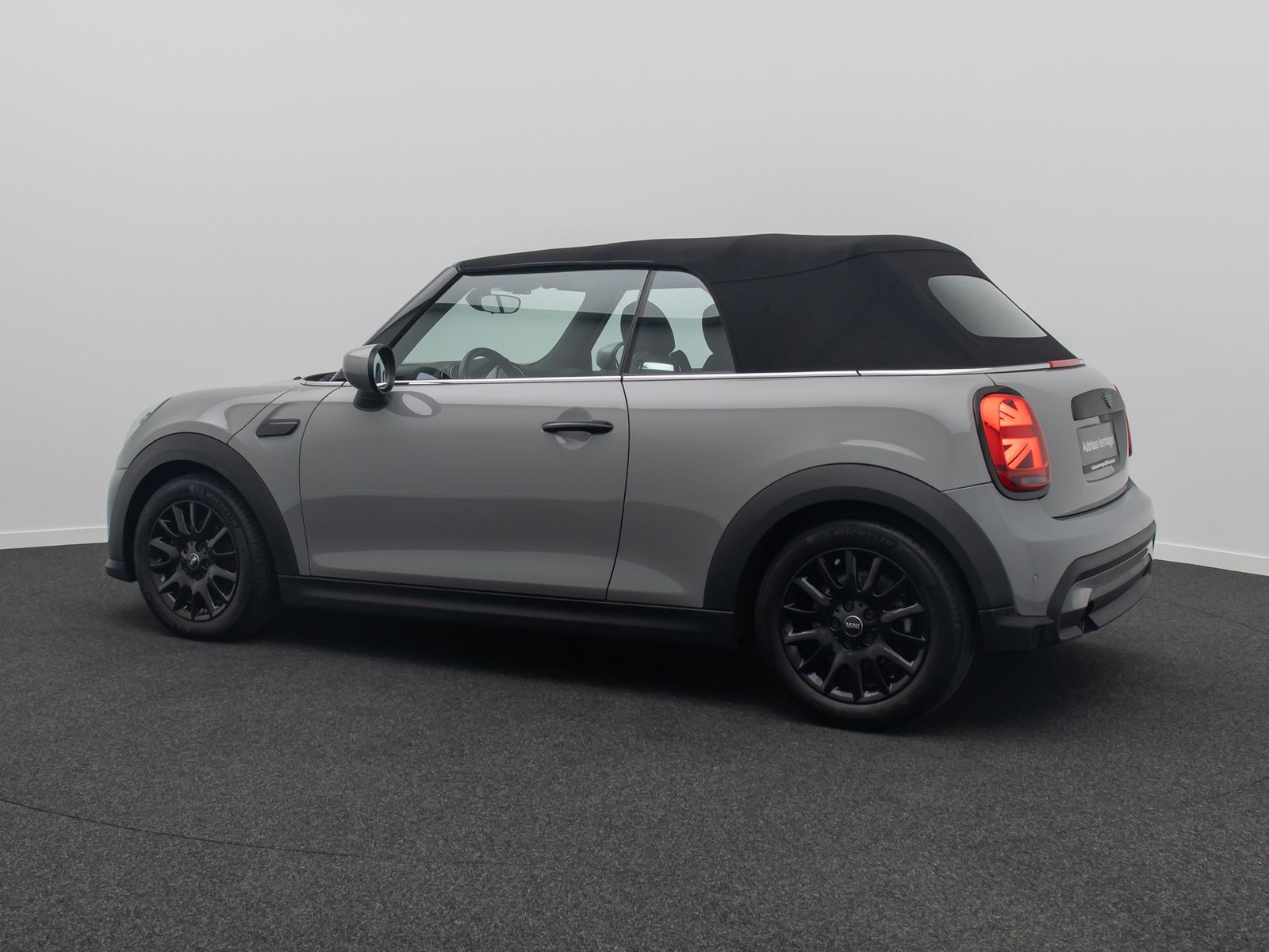 Fahrzeugabbildung MINI One Cabrio Classic Trim Komfort DAB Leder Sport