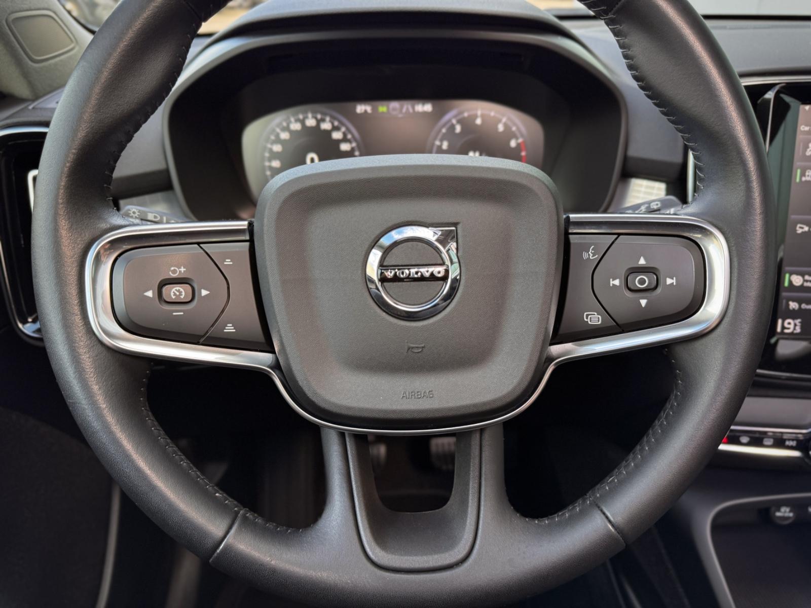 Volvo XC40 1.5T3 Momentum Pro *ASSIST|PANO|NAVI|HIFI*