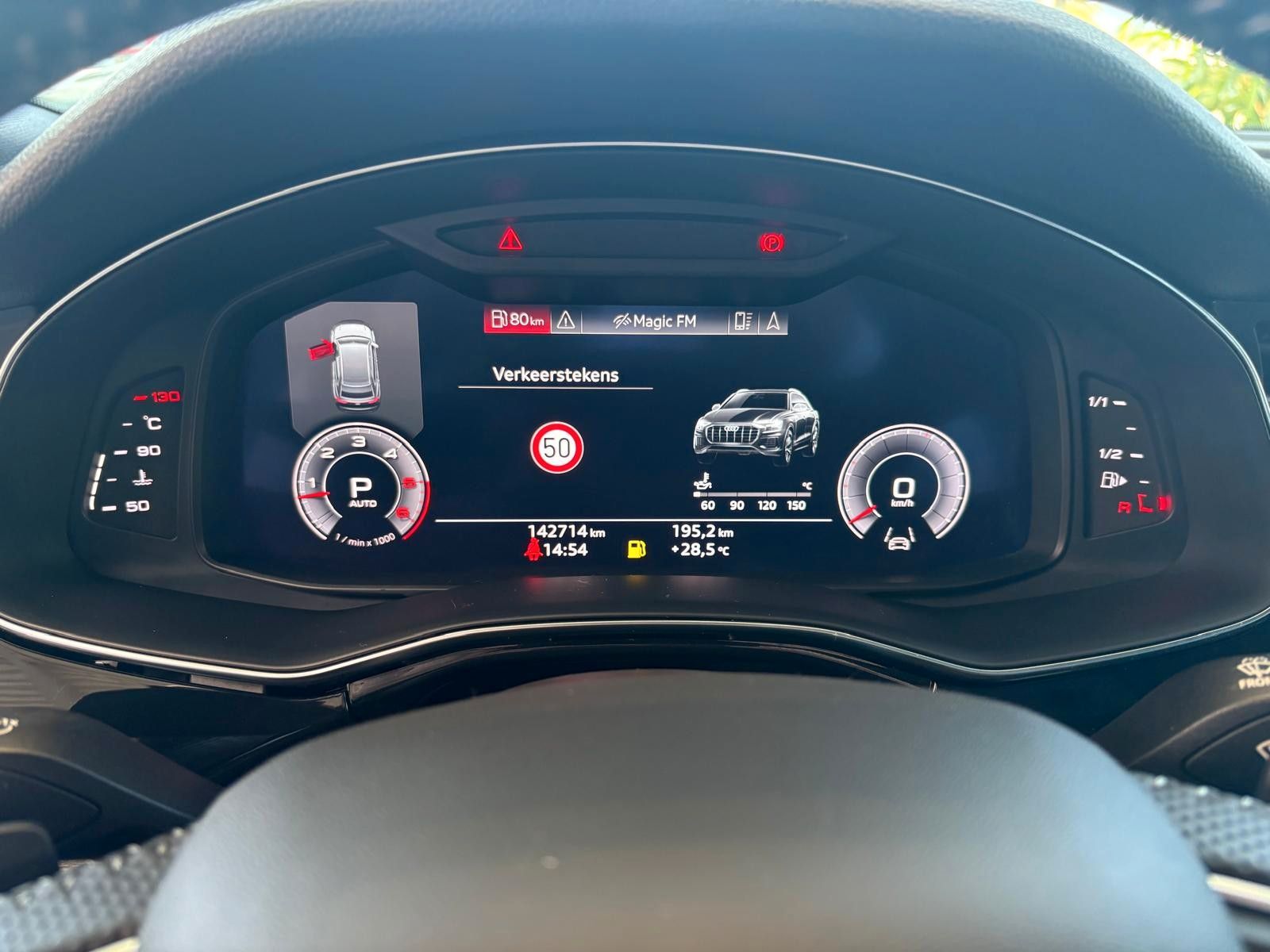 Fahrzeugabbildung Audi Q8 50 TDI s sitze raute, hud 22 zoll allradlenk