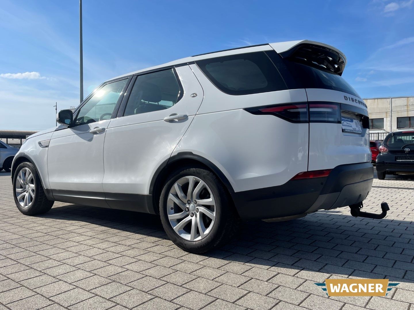Fahrzeugabbildung Land Rover Discovery 5 SE SDV6 7-Sitzer Keyless