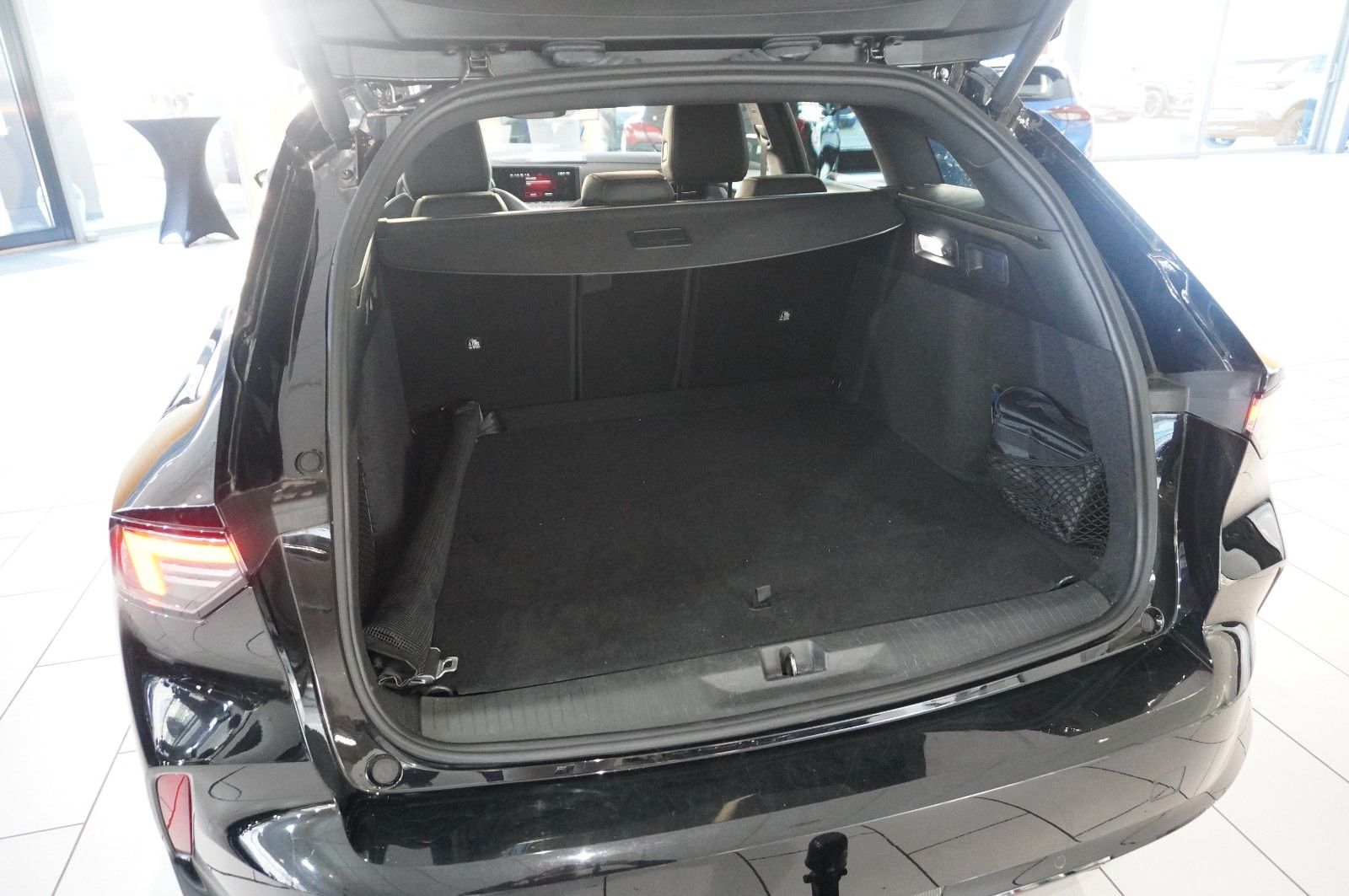 Fahrzeugabbildung Opel Astra L ST 1.2T ULTIMATE NAVI/LED/360°/HUD/AHK