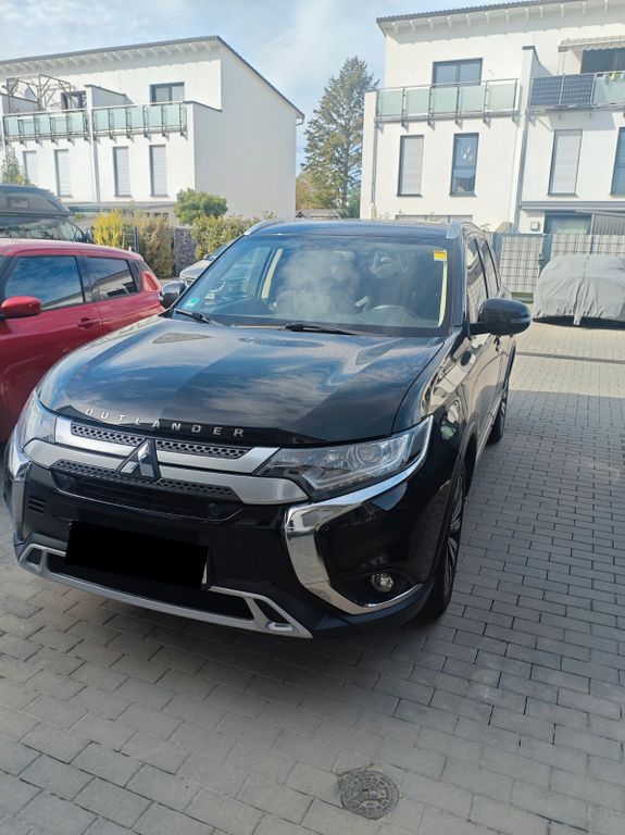 Image of Mitsubishi Outlander
