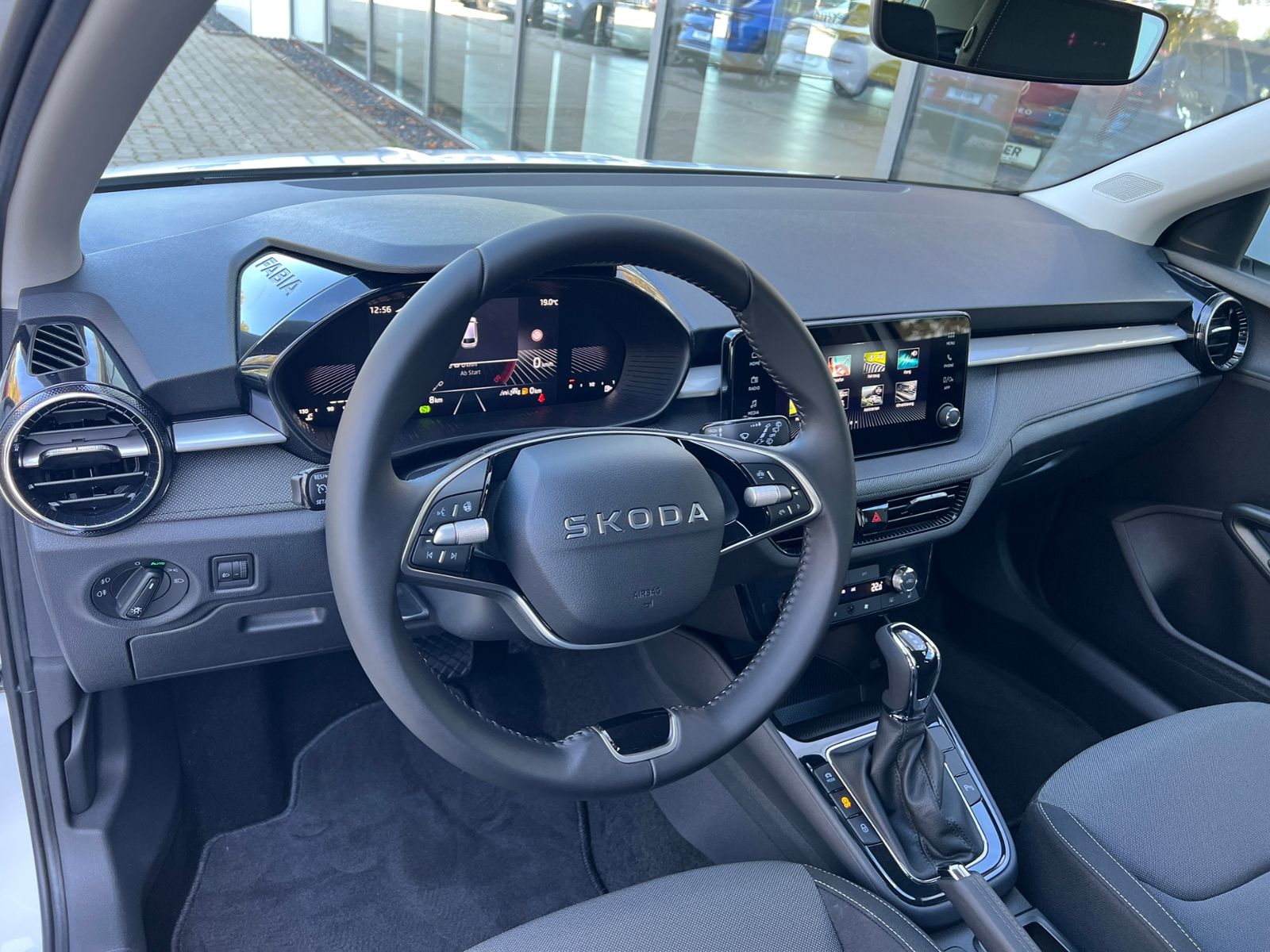 Fahrzeugabbildung SKODA Fabia Selection 1.0 TSI DSG *LED, SmartLink, Kam