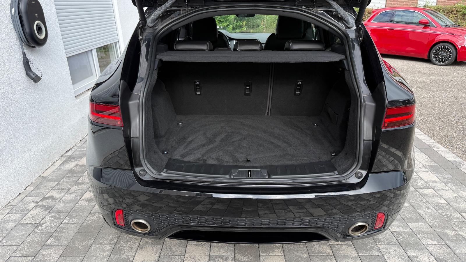 JAGUAR E-PACE R-DYNAMIC 4WD 300ch - HAYON ÉLECTRIQUE - PACK SPORT - RÉGLAGE ÉLECTRIQUE DES SIÈGES - 1ERE MAIN - HISTORIQUE ENTRETIEN COMPLET