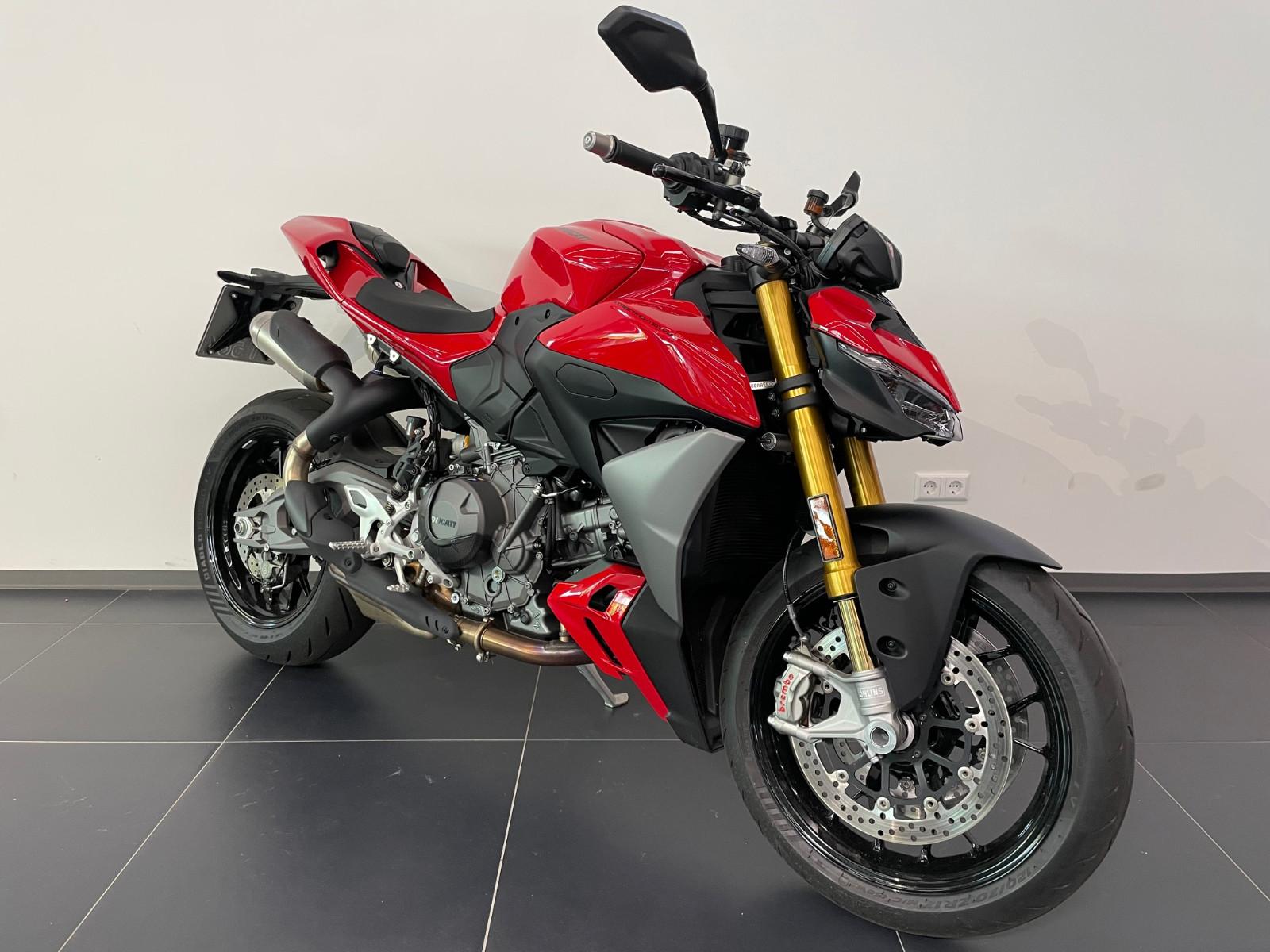 Ducati Streetfighter V2S