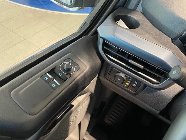 Fahrzeugabbildung Ford Tourneo Custom Bus 320 L1 Active 2.0 Tempomat