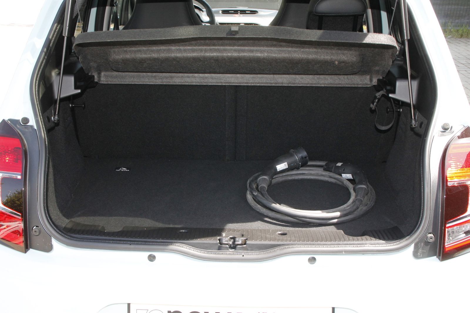 Fahrzeugabbildung Renault Twingo E-TECH elektrisch Techno