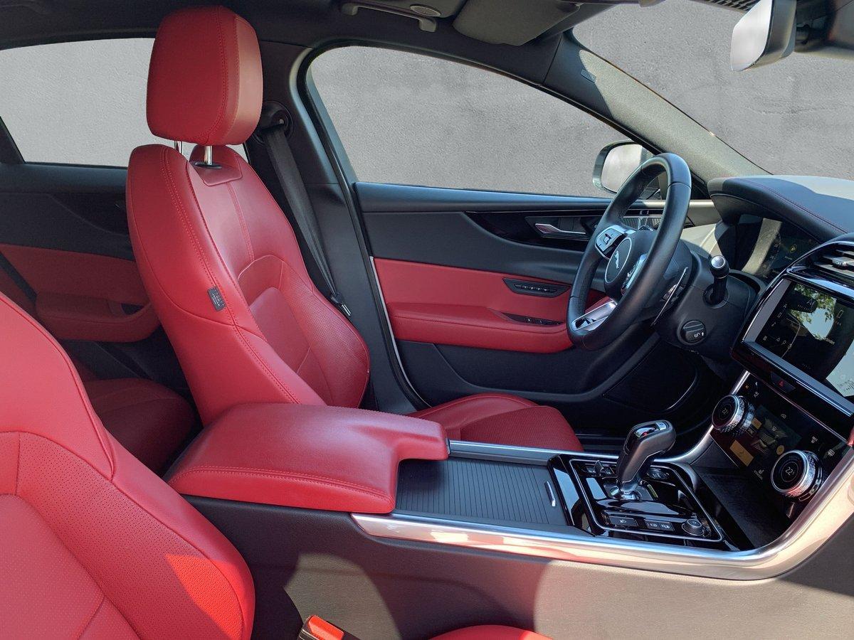 Jaguar Xe P250 R-DYNAMIC SE 19"LMF+ACC+LED+SHZG+DAB+EPH, миниатюра 3