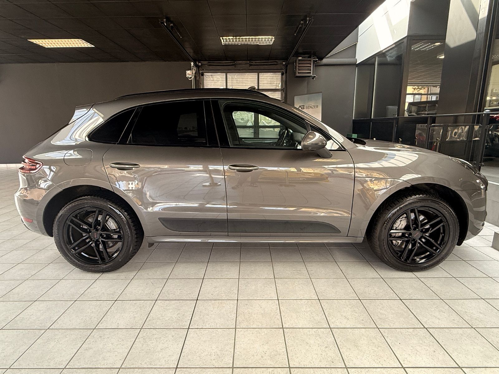 Fahrzeugabbildung Porsche Macan S Diesel/PANO/360°/MEMORY/SOUND/SHZ