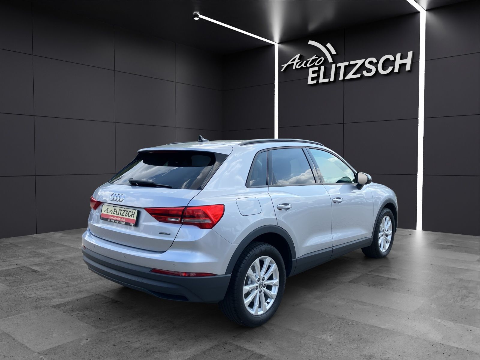 Fahrzeugabbildung Audi Q3 40 TFSI quattro S-tronic LED 18" AVC SHZ