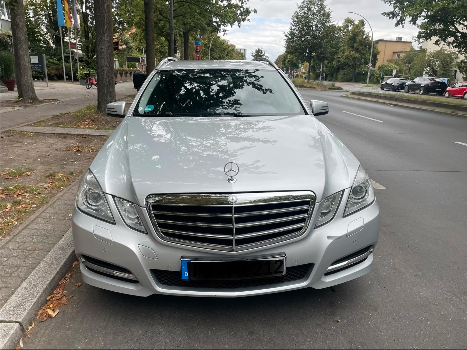Mercedes-Benz E220 2011 — photo 9