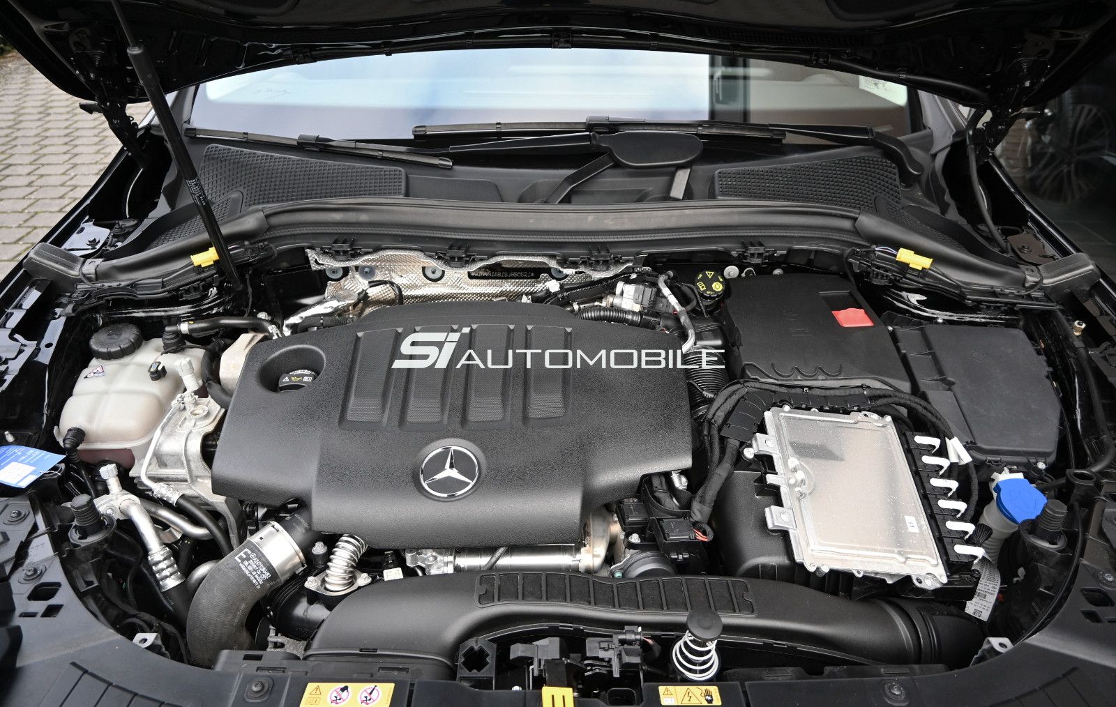 Fahrzeugabbildung Mercedes-Benz GLA 180 d DCT Progressive °ACC°PANO°MEMO°KEYLESS