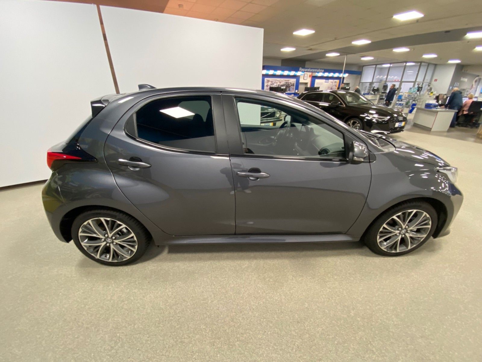 Fahrzeugabbildung Toyota Yaris Hybrid Style+KAMERA+SHZ+PDC