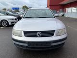 Volkswagen Passat 1.6 Kombi Klima Ahk - Volkswagen Passat aus 2000: Kombi