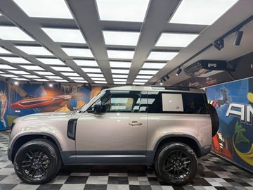 Land-Rover Defender - 4