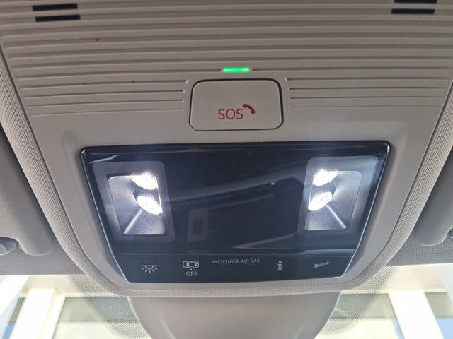 Fahrzeugabbildung Volkswagen Golf VIII Lim. Move TSI LED RFK AID SH LM