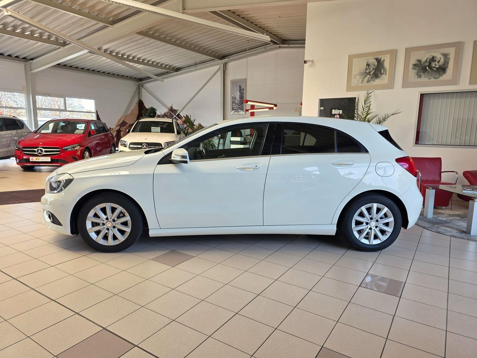 Fahrzeugabbildung Mercedes-Benz A 180 Style/Xenon/Navi/Memory/Kamera/SunSet