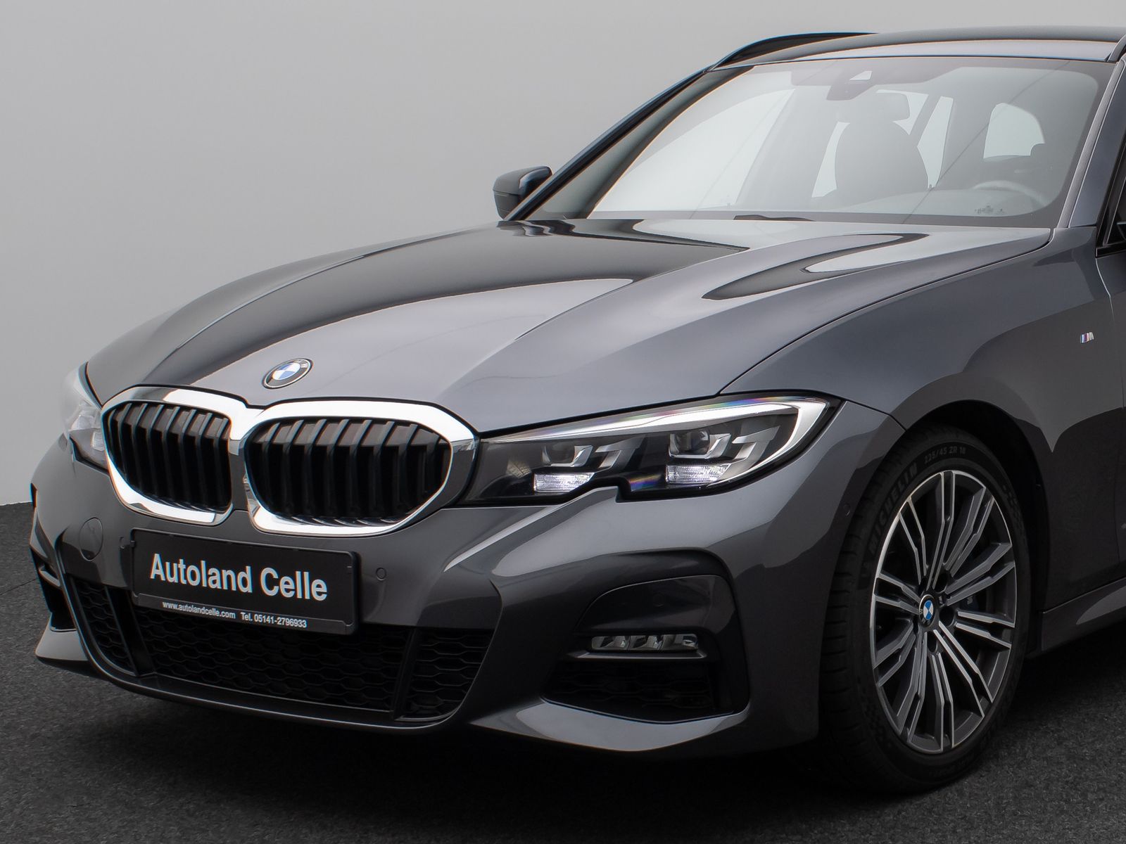 Fahrzeugabbildung BMW 330d M Sport HiFi Lenkradheiz AHK Komfort 18Zoll