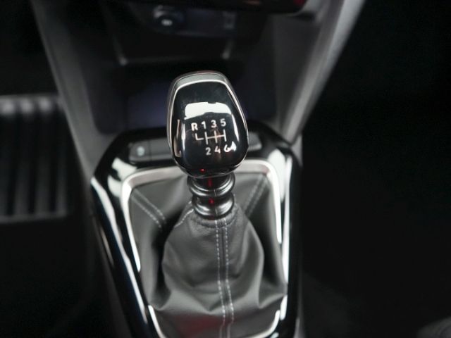 Corsa F FACELIFT YES+SITZ-/LENKRADHEIZUNG+LED-SC