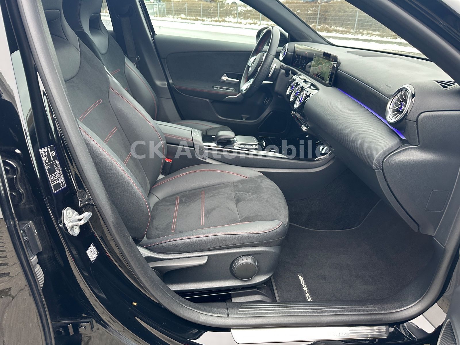 Fahrzeugabbildung Mercedes-Benz A 250e AMG-Line/Night-Paket/Navi/LED/Kamera