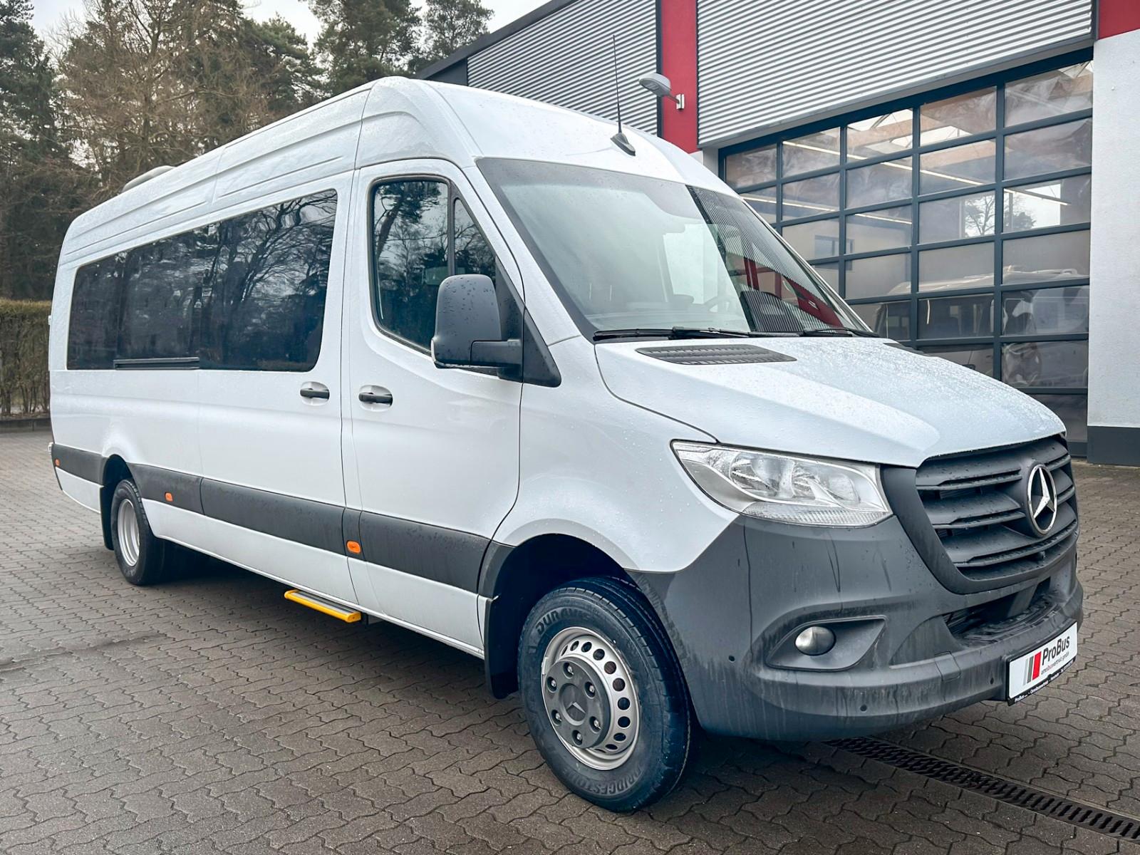 Mercedes-Benz Sprinter Schulbus 23 Sitze
