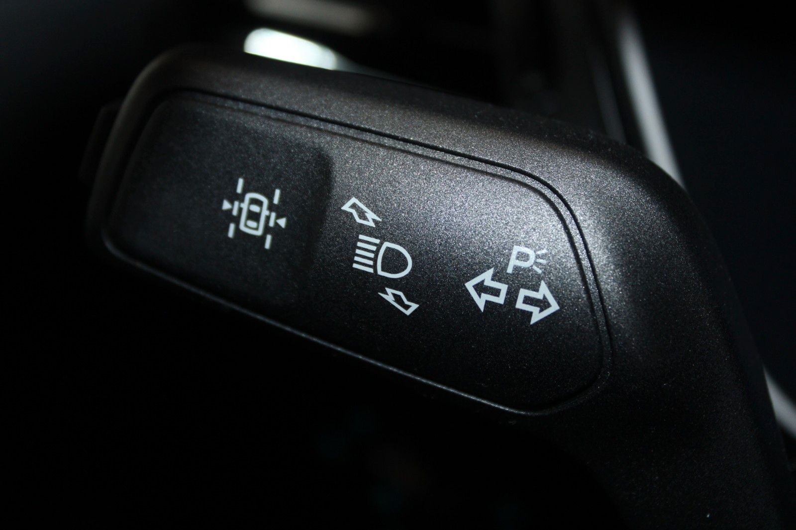 Fahrzeugabbildung Ford Kuga PHEV ST-Line NAVI DAB CAM WinterPaket