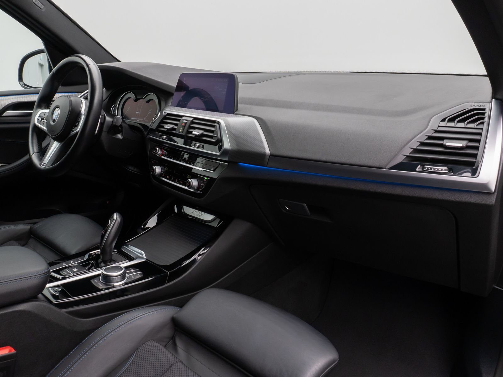 Fahrzeugabbildung BMW X3 xD30e M Sport DAB CockPit+ PDC AHK LED 19Zoll