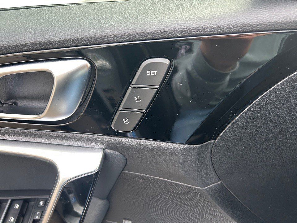 Fahrzeugabbildung Kia Ceed 1.4T 140PS A/T Platinum Edition Kleinwagen