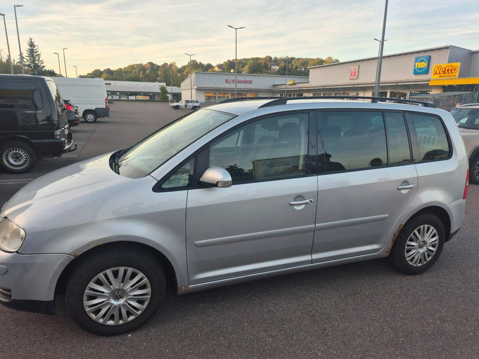 Volkswagen Touran 2006 — interior