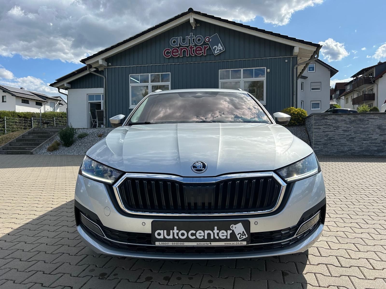 Fahrzeugabbildung SKODA Octavia Combi Style°Leder°AHK°HeadUp°Memory°LED